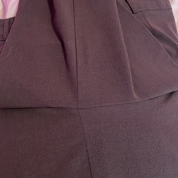 Dressy capri pants in a beautiful deep earthy green colour. - Picture 4 of 8